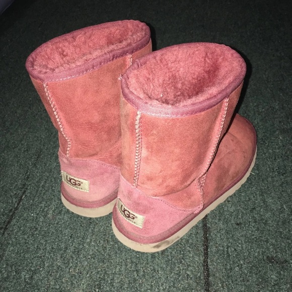 UGG Classic Boots - Picture 5 of 8